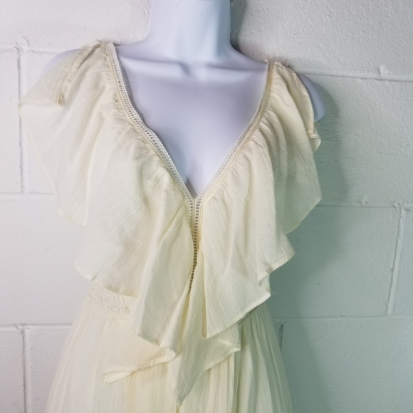 Express ivory crinkle sleeveless maxi dress - Picture 7 of 10
